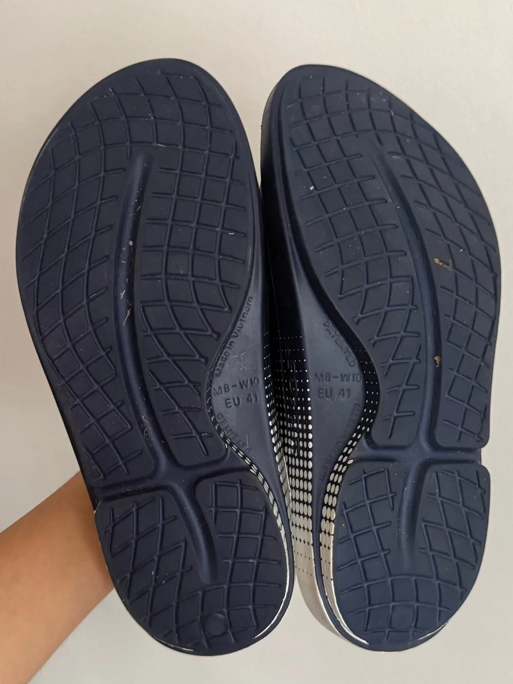 Oofos OOriginal Sport Recovery Slides Navy White Women’s W10 Men’s M8